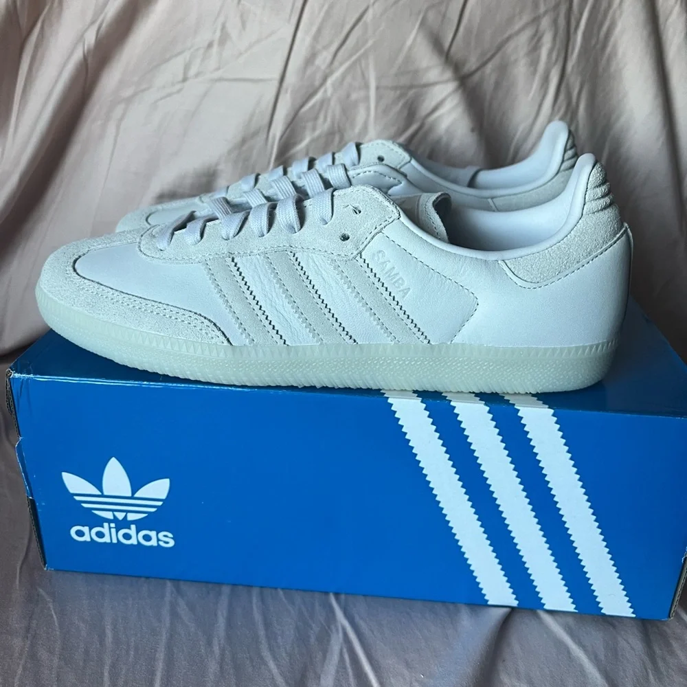 adidas Samba Men’s Sneakers in Off-White - Picture 3 of 8